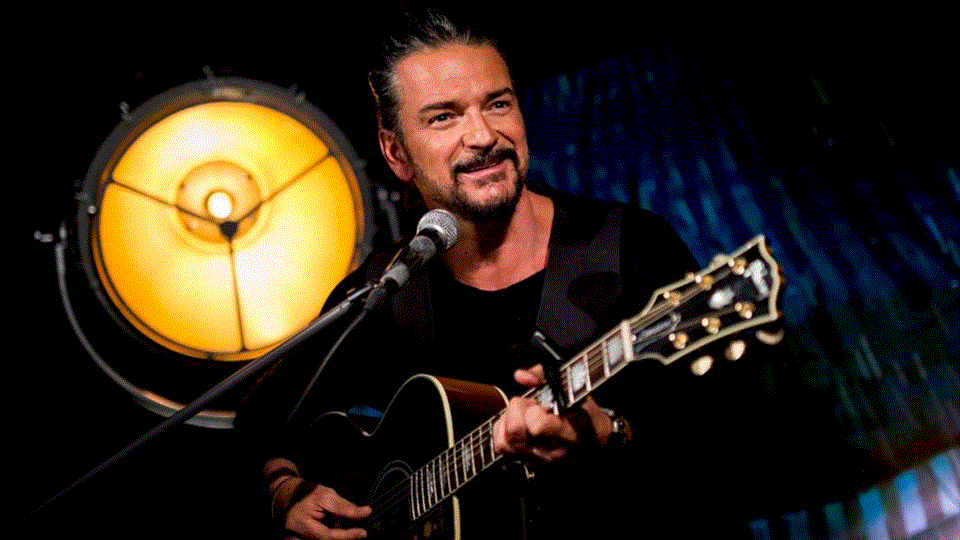 RICARDO ARJONA